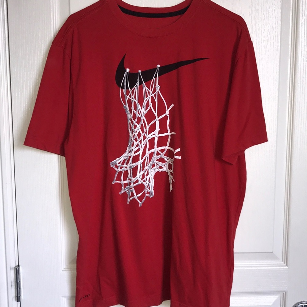 Nike Graphic Tee